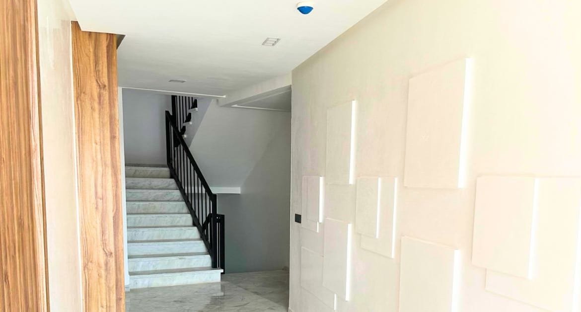 Prime office building for rent